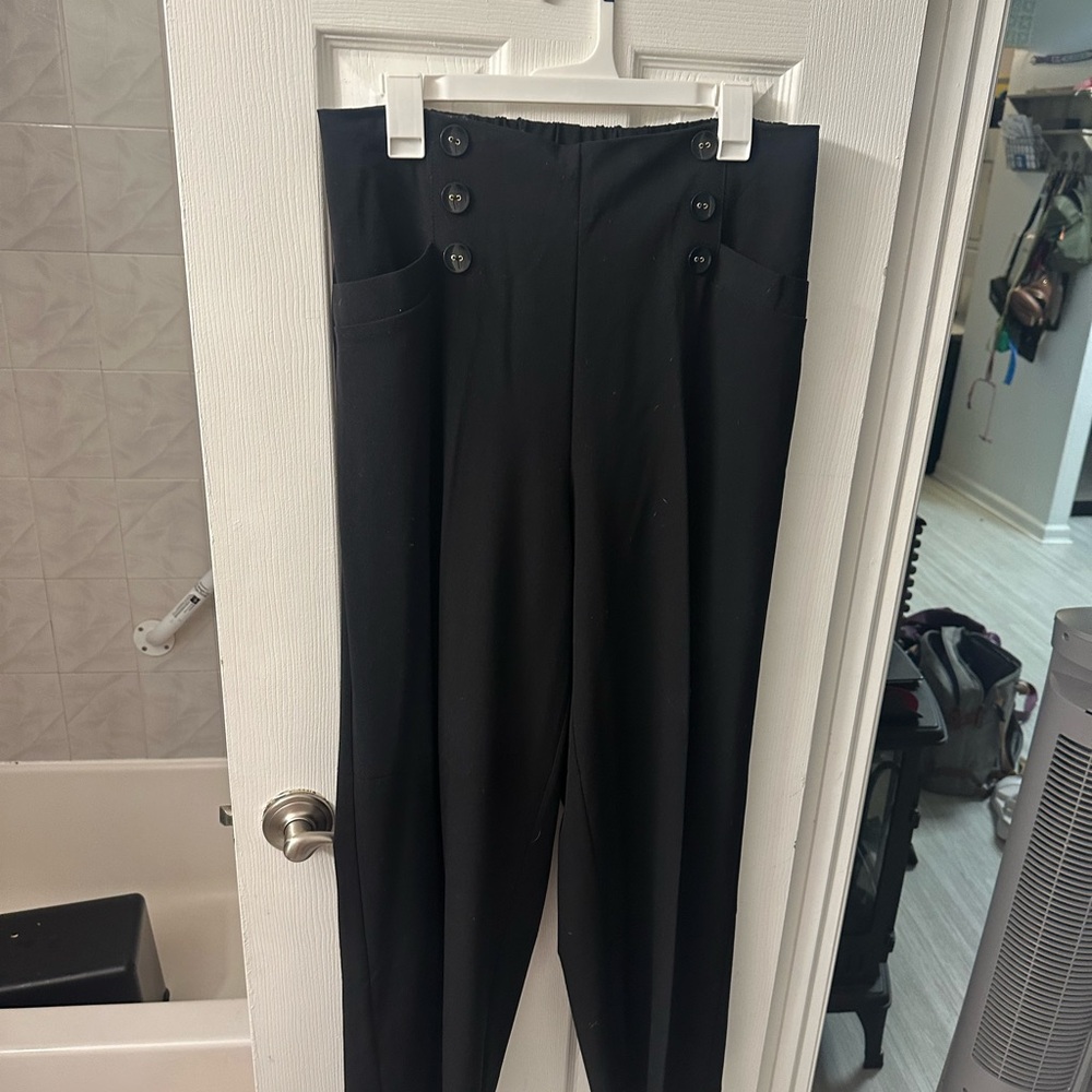 Women’s Dress Pant with pockets and buttons